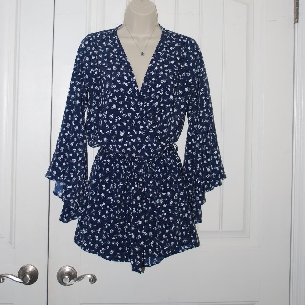 🌟 Adorable White Birch Boho Romper with Butterfly Sleeves 🌟 Size S